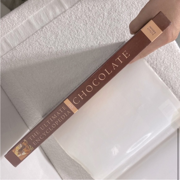 Vintage Chocolate The Ultimate Encyclopedia Hard Cover Book Cook Book - Picture 7 of 13